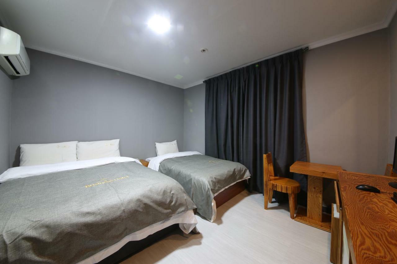 Gung Hotel جيونجو المظهر الخارجي الصورة