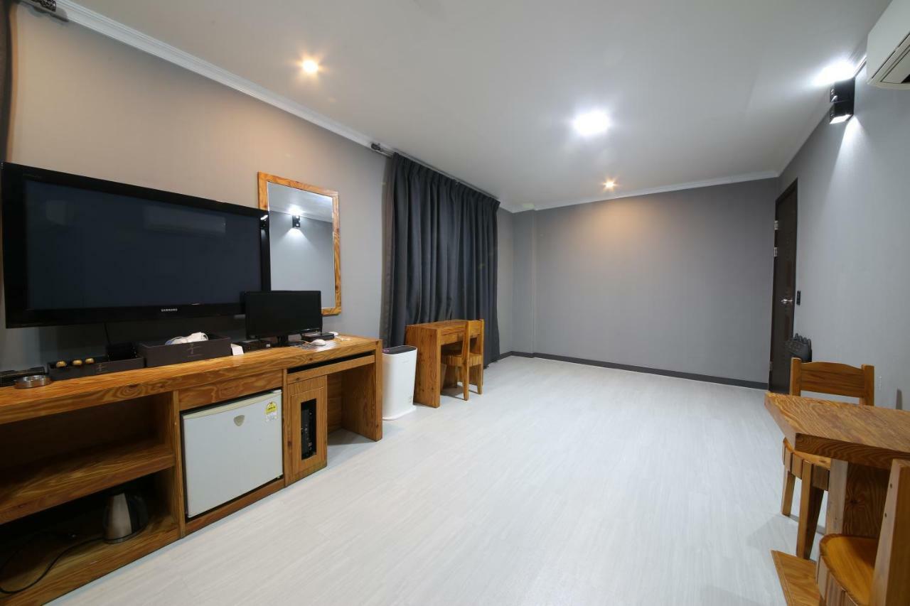 Gung Hotel جيونجو المظهر الخارجي الصورة