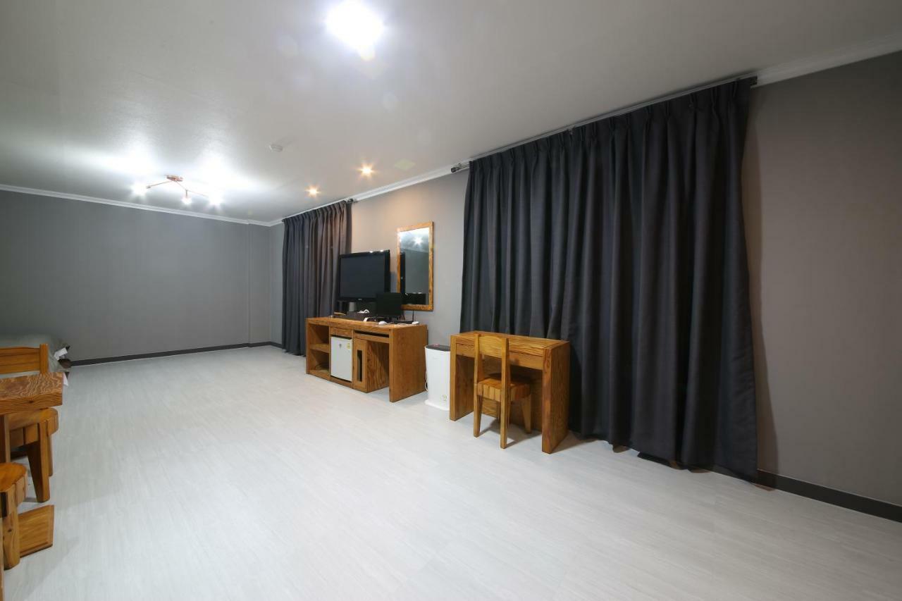 Gung Hotel جيونجو المظهر الخارجي الصورة